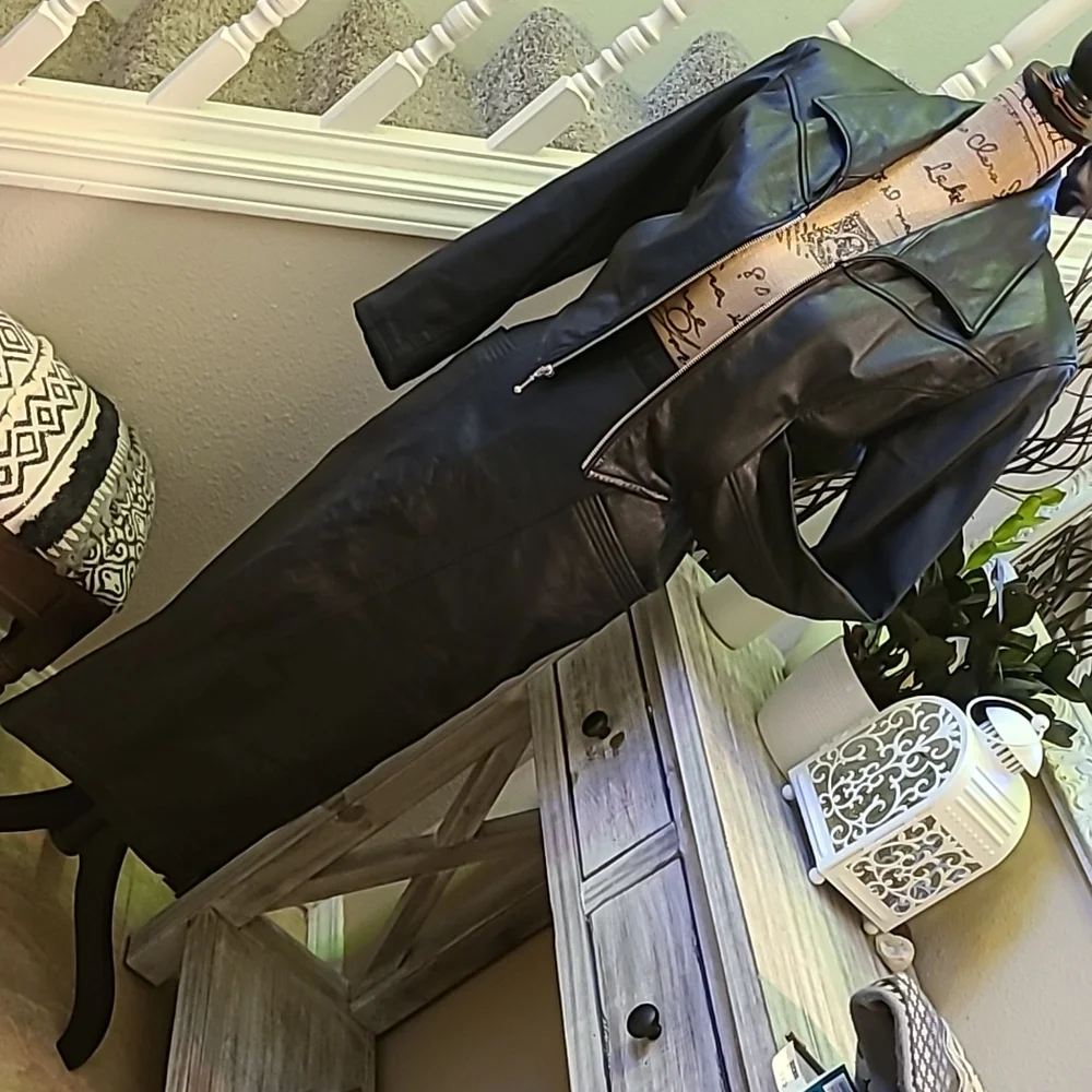 Cropped leather jacket - Picture 7 of 7